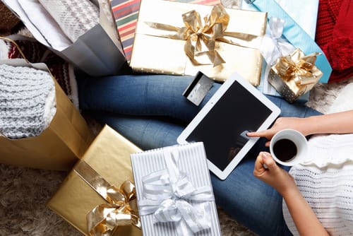 online holiday shopping with credit card