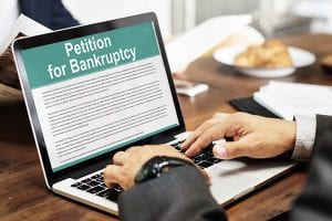 Filling out a petition for bankruptcy online